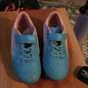 Girls Cleats (US 1 / EU 32)